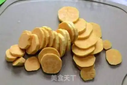 Make Potato cheese soup step 1