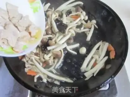Make Two mushrooms, pork chops step 7