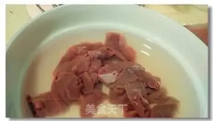Make Water boils lamb liver step 1