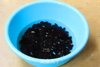 Make walnut mashed beans step 1