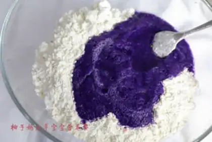 Make The purple blue-handed noodles step 2