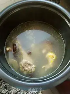 Make Chicken leg soup from the mushroom mountain step 1