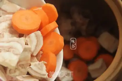 Make A pig with pink carrots step 2