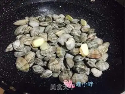 Make Spicy clams step 2