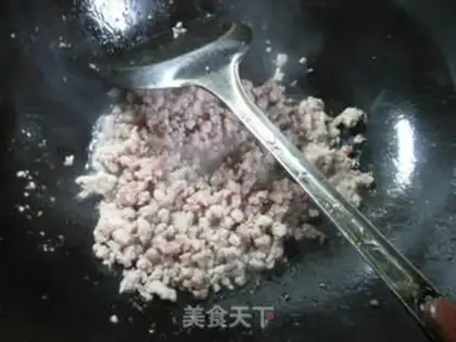 Make Meat and peanut rice mushroom sauce step 3