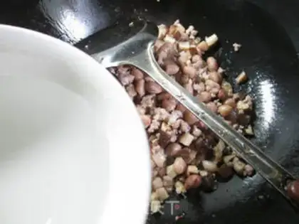 Make Meat and peanut rice mushroom sauce step 5
