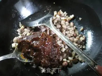 Make Meat and peanut rice mushroom sauce step 6