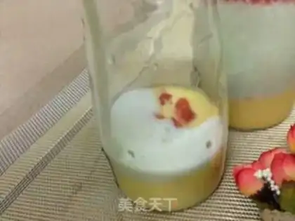Make Rainbow yogurt juice step 2
