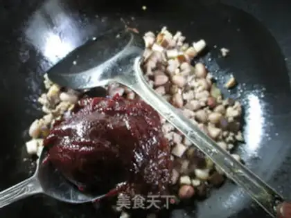 Make Meat and peanut rice mushroom sauce step 7