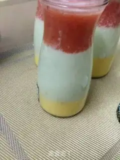 Make Rainbow yogurt juice step 3