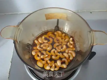 Make The gravy pine nuts step 7