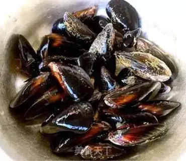 Make The mussels are on their way step 0
