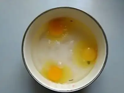 Make Shrimp sauce and eggs step 1