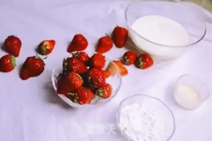 Make Strawberry Moose step 2