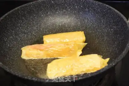 Make Rotten chicken rolls step 5