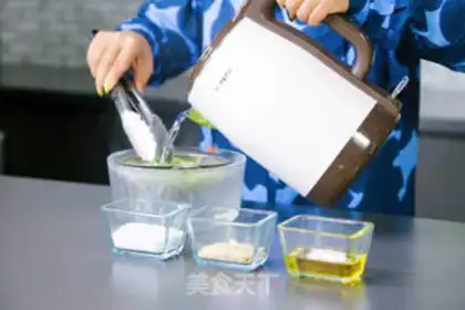Make Celery almonds and English tea step 0
