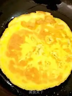 Make Tomato fried eggs step 3