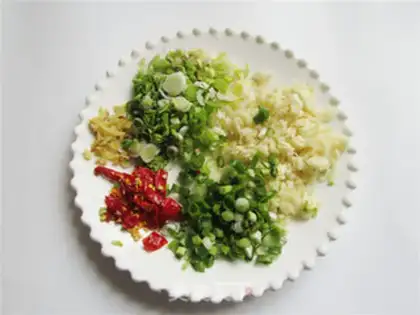 Make Garlic spicy shrimp step 1