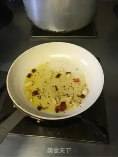 Make Garlic pepper pasta step 1