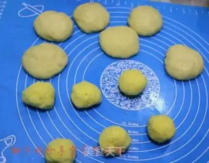 Make Heart-shaped coconut bread step 6