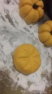 Make Pumpkin step 1