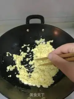 Make Ham eggs for rice step 1