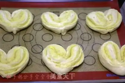 Make Heart-shaped coconut bread step 12