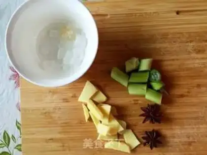 Make Pineapple rice step 0