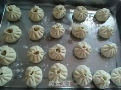 Make Fresh meat buns step 2