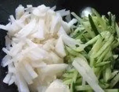 Make Frozen squid silk step 1