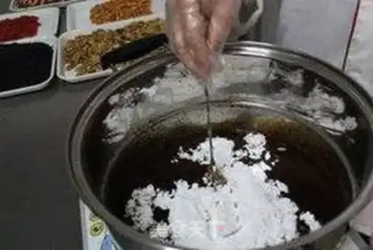 Make Handmade glue cake step 2