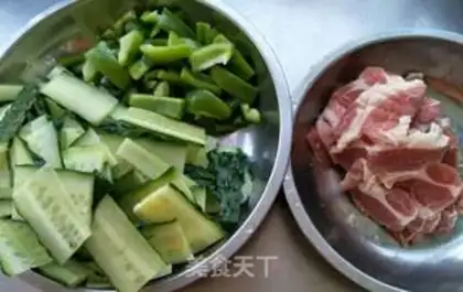 Make Pie cucumber step 1