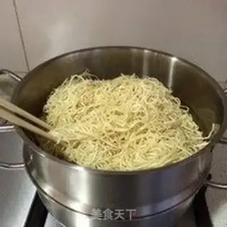 Make lentils noodles step 1