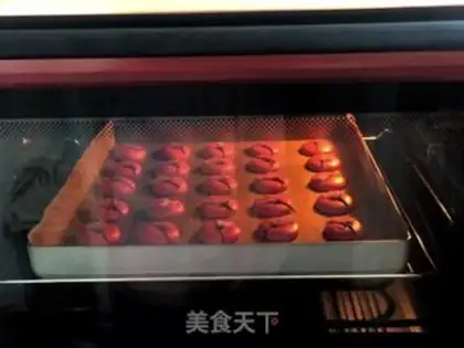 Make French cherry macaron step 9