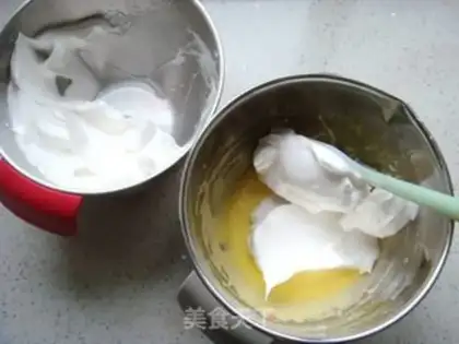 Make Little Bear Chifeng Cake step 8
