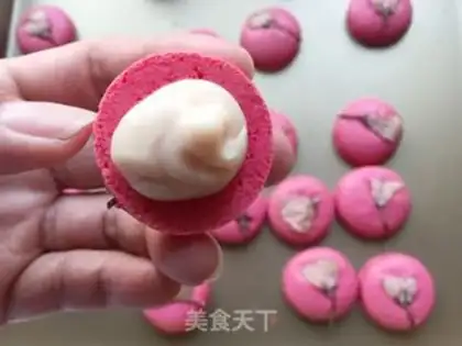 Make French cherry macaron step 14