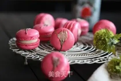 Make French cherry macaron step 16