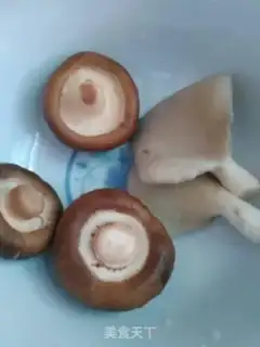 Make Puffy mushroom buns step 2
