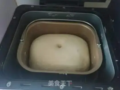 Make Light cream bean toast step 3