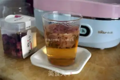 Make Roses tea and yogurt step 0