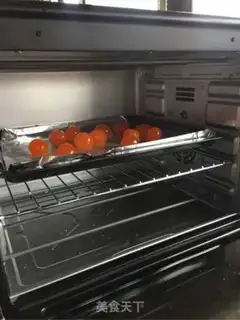 Make The pine balls, the yellow pack step 3
