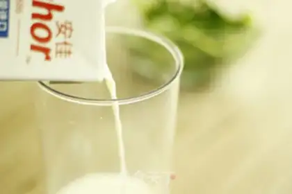 Make A venomous, thin, fruity milkshake step 4