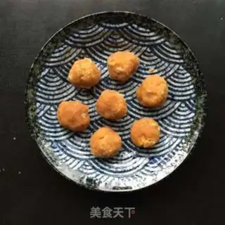 Make The pine balls, the yellow pack step 9
