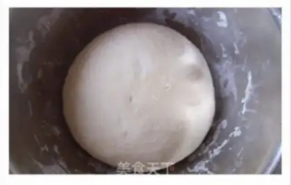 Make Cheese sauce pizza step 1