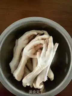 Make Chicken claws with fragrance step 0