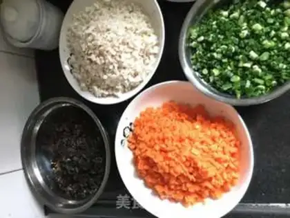 Make Sow dumplings step 0