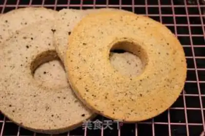 Make Black sesame ricin cake step 14