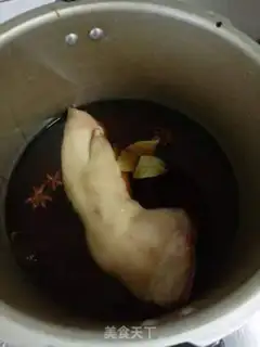 Make Pork hoof step 1