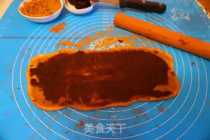 Make The golden donkey rolls step 3