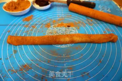 Make The golden donkey rolls step 4
